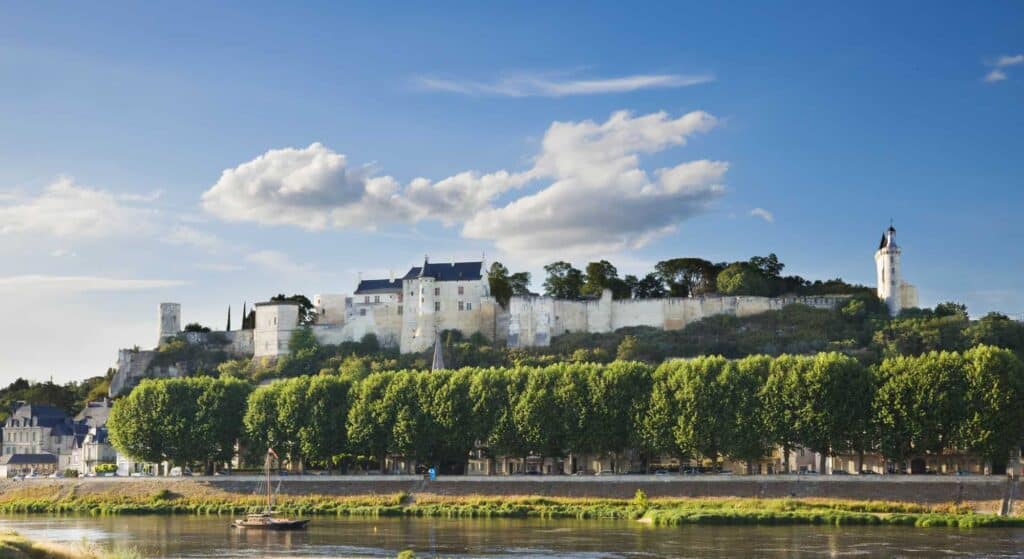 chateu de chinon velo location detours de loire